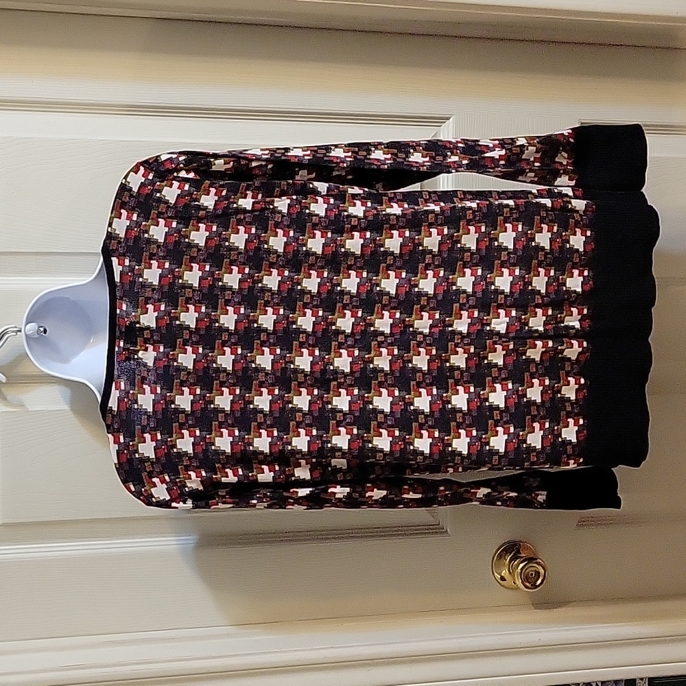 Geometric Top - Picture 2 of 5